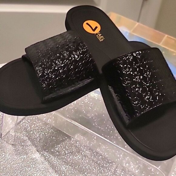 Michael Kors Finnie Logo Patent Adjustable Slide Sandals - Picture 3 of 7